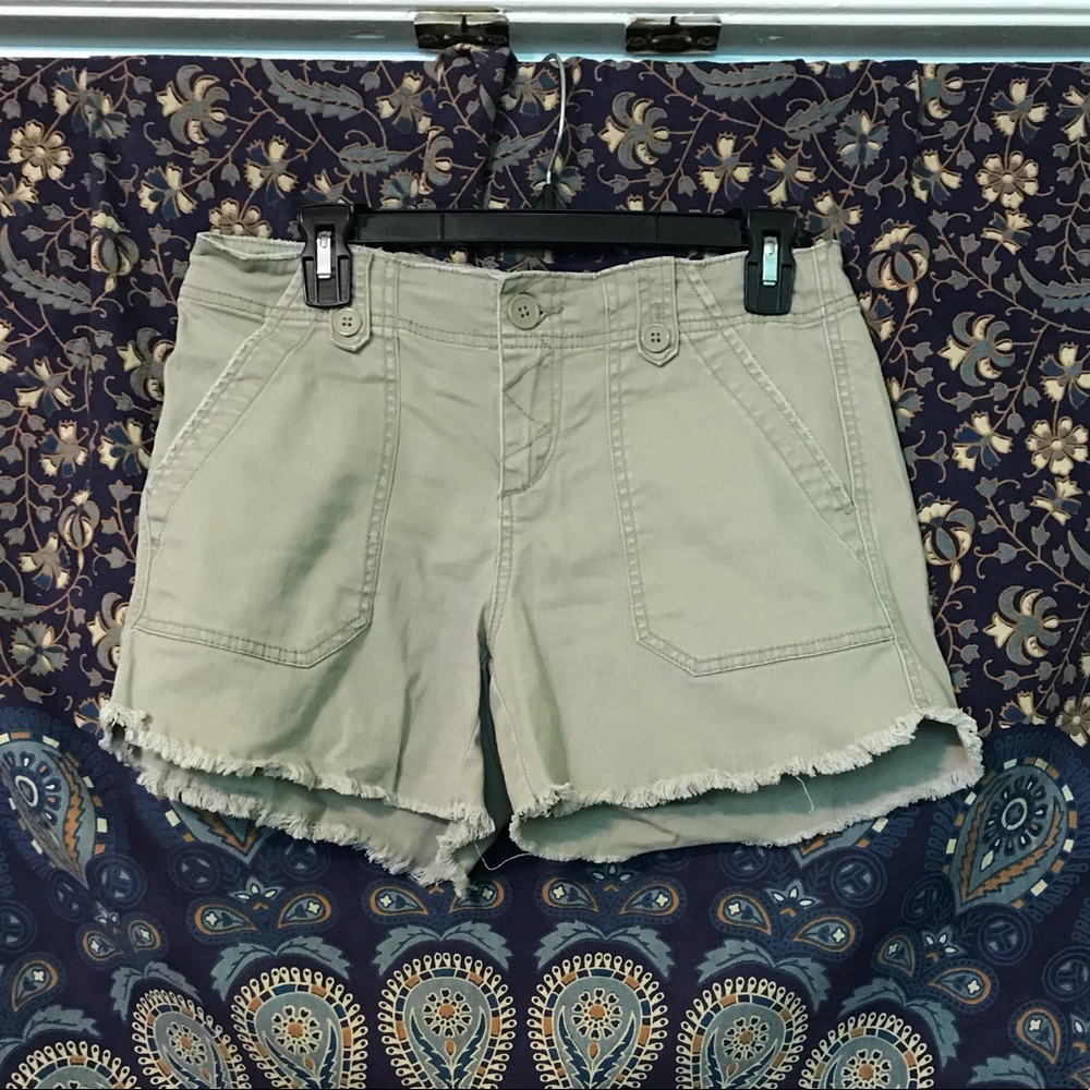 Supplies Khaki shorts